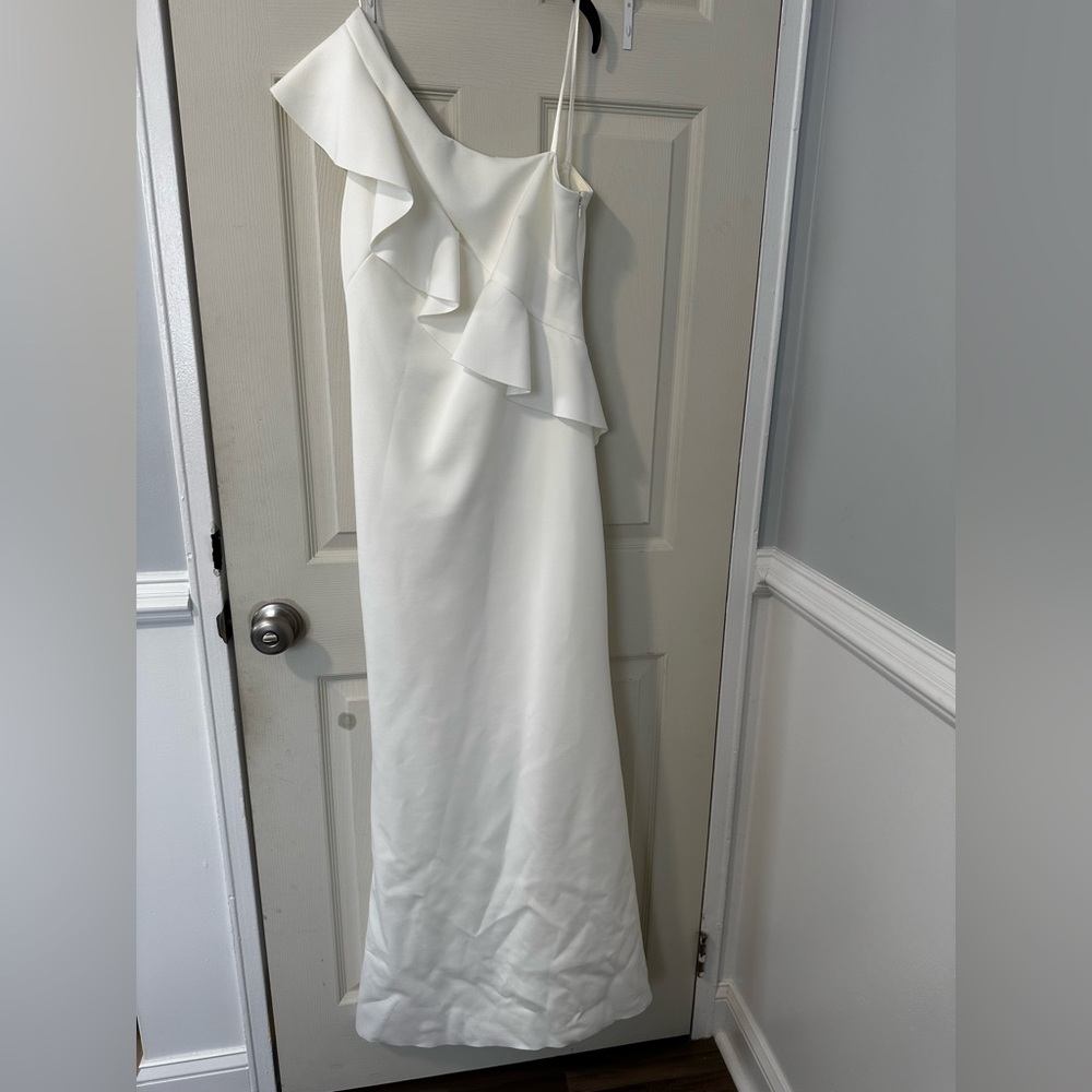 Jessica Howard Ivory Ruffled Scuba Gown